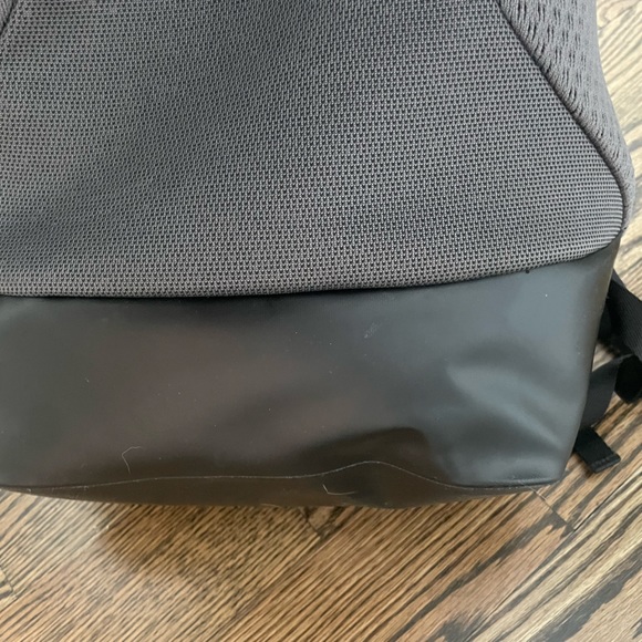 BRAND NEW one of a kind lululemon backpack - Picture 4 of 5